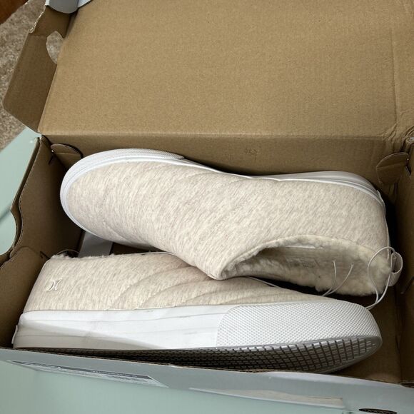 Hurley Women's Arlo Puff Flats in Natural - Picture 2 of 8